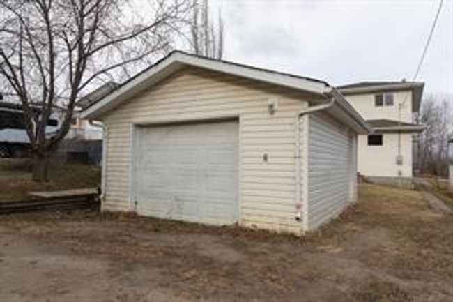 212 Abbey St, House detached with 3 bedrooms, 1 bathrooms and 4 parking in Bittern Lake AB | Image 24