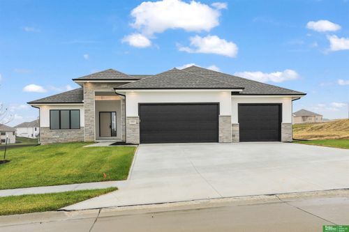 10023 Prospect St, Papillion, NE, 68046-7063 | Card Image