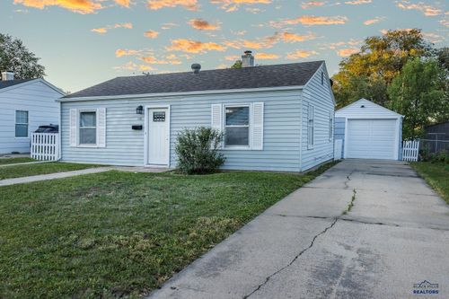 115 E Saint Andrew St, Rapid City, SD, 57701-3847 | Card Image