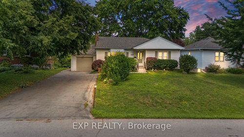 1063 Joan Dr, Burlington, ON, L7T3H3 | Card Image