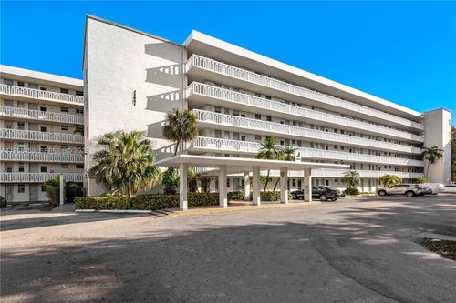 j405-2851 Leonard Dr, Aventura, FL, 33160-3948 | Card Image