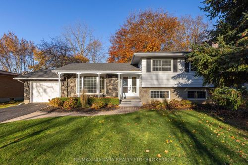 315 Butler St, Niagara on the Lake, ON, L0S1J0 | Card Image