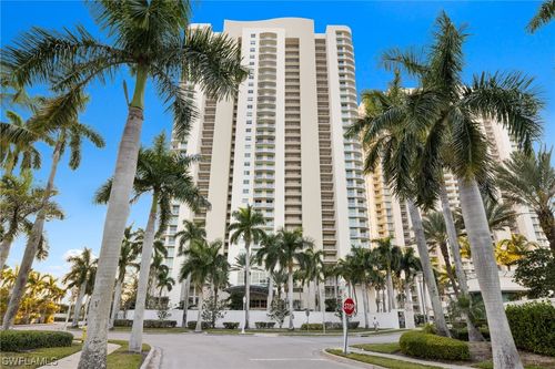 1005-3000 Oasis Grand Boulevard, FORT MYERS, FL, 33916 | Card Image