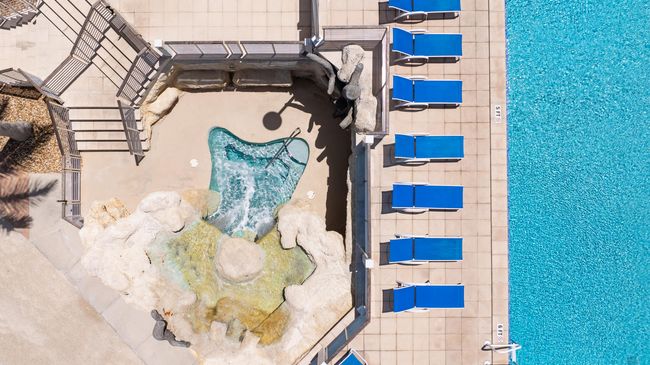 Second pool & spa | Image 36