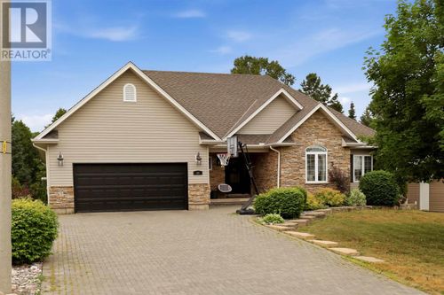 38 Millstream Dr, Sault Ste. Marie, ON, P6B6L5 | Card Image