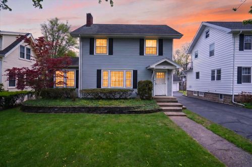 747 Crescent Rd, Jackson, MI, 49203-3963 | Card Image