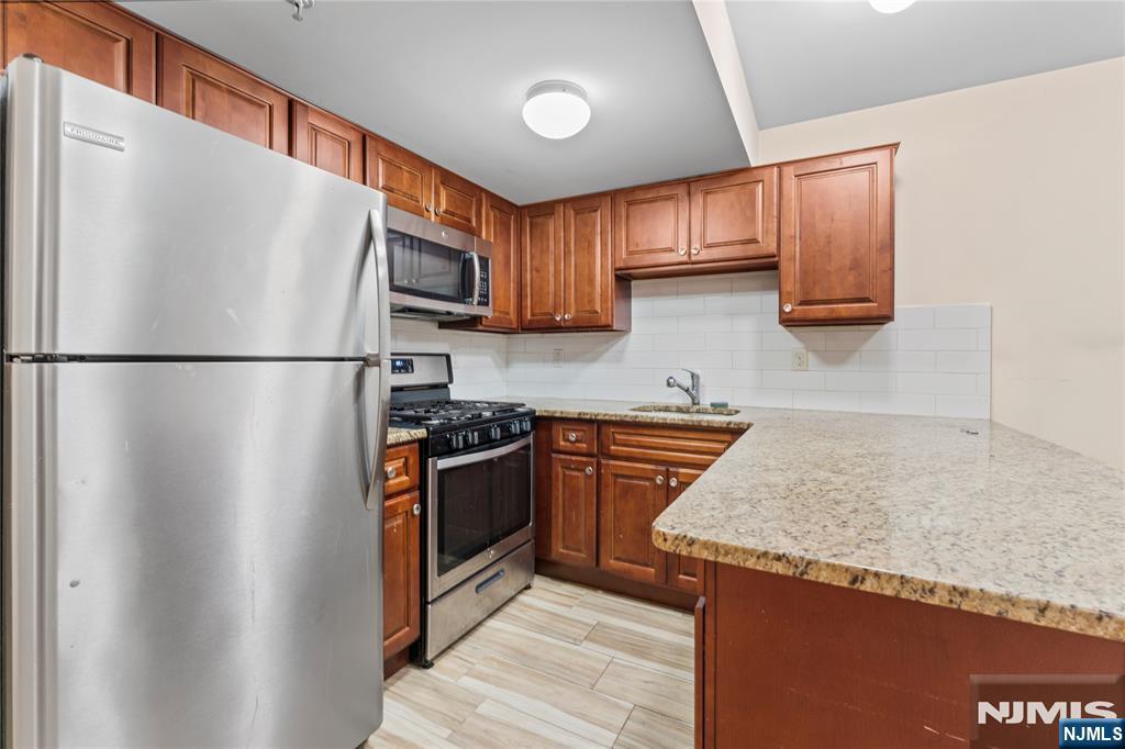 Residential Lease in Newark 3