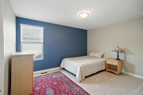 2066 Findley Cir, Lake Orion, MI, 48360-1253 | Card Image