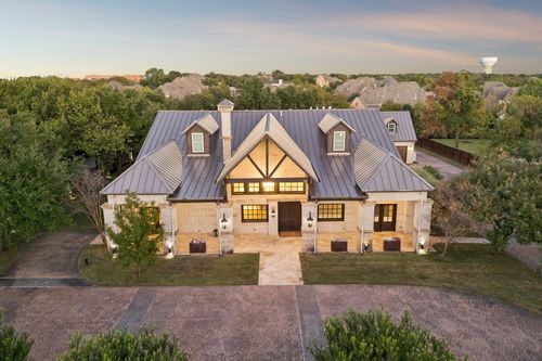 585 Shady Oaks Dr, Southlake, TX, 76092-6157 | Card Image