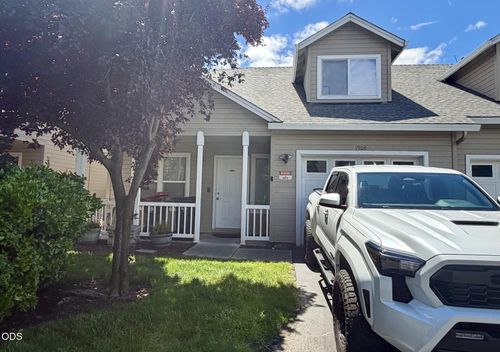 1906 Pebble Way, Medford, OR, 97504-5016 | Card Image