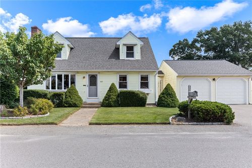 327 England St, Cumberland, RI, 02864-7259 | Card Image