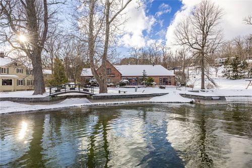 4331 Tichenor Point Dr, Canandaigua, NY, 14424-8230 | Card Image