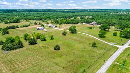 343 Meadow Lark Ln, Bowie, TX, 76230-7087 | Card Image