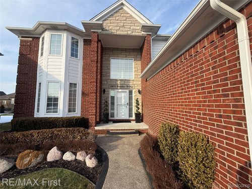 18011 Humber Bridge Dr, Macomb, MI, 48042-3613 | Card Image