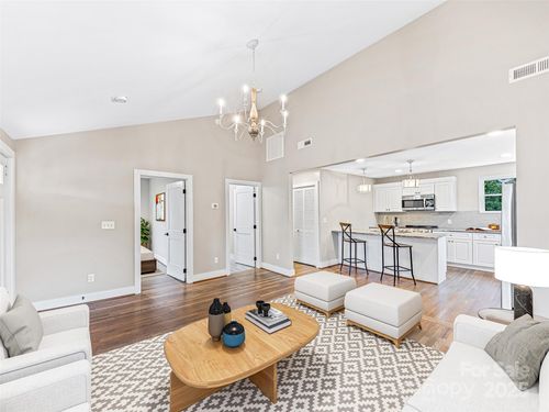 162 Courtland Pl, Asheville, NC, 28801-2113 | Card Image