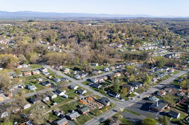 422 Grubert Ave, House other with 3 bedrooms, 2 bathrooms and null parking in STAUNTON VA | Image 63