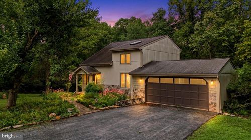 661 Panorama Dr, MARTINSBURG, WV, 25403-6653 | Card Image