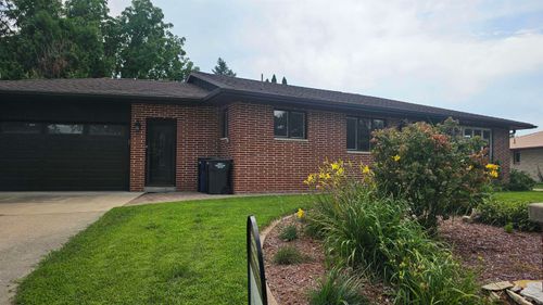 105 Bishop Ave, La Porte City, IA, 50651-1206 | Card Image