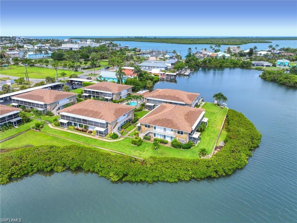 Residential in NAPLES 3