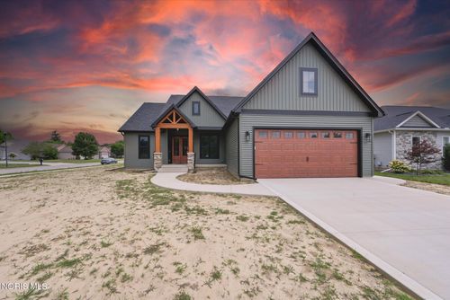 101 Ashberry Way, Swanton, OH, 43558-8000 | Card Image