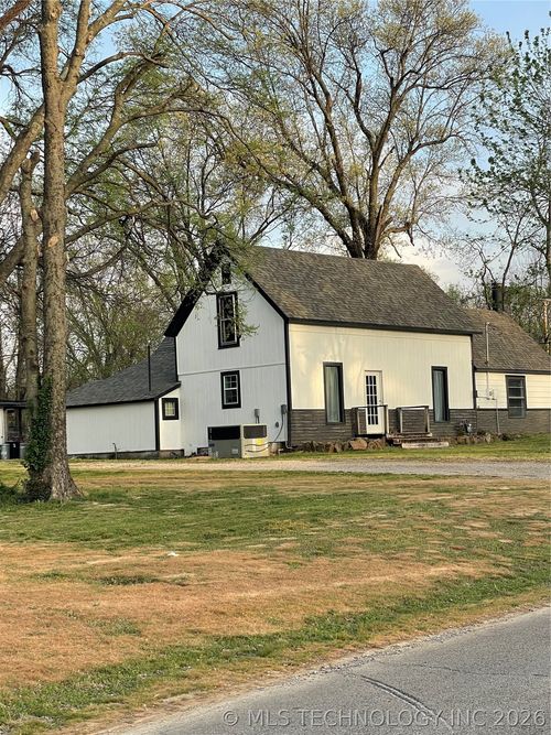 1501 E Cherokee St, Wagoner, OK, 74467-4730 | Card Image