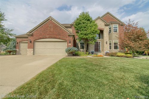59318 Peters Barn Dr, South Lyon, MI, 48178-8359 | Card Image