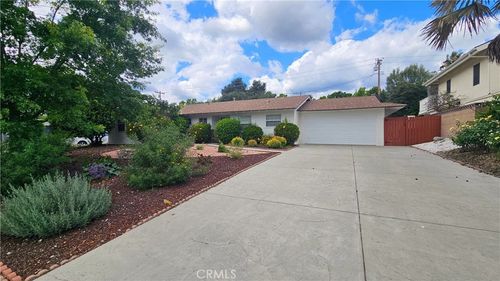 657 Aurora Dr, Claremont, CA, 91711-2925 | Card Image