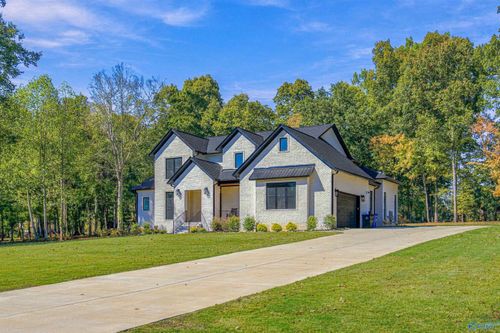 20907 Jeremiah Ln, Athens, AL, 35611-5204 | Card Image