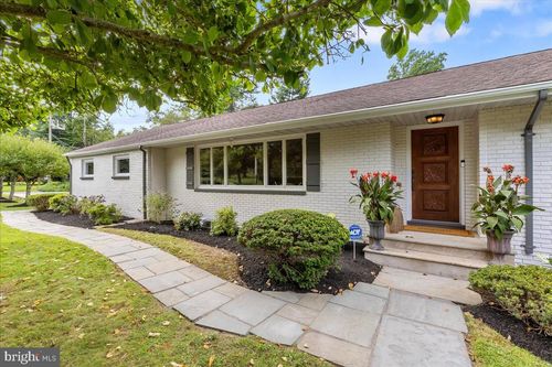 562 Prospect Ave, Princeton, NJ, 08540-4075 | Card Image