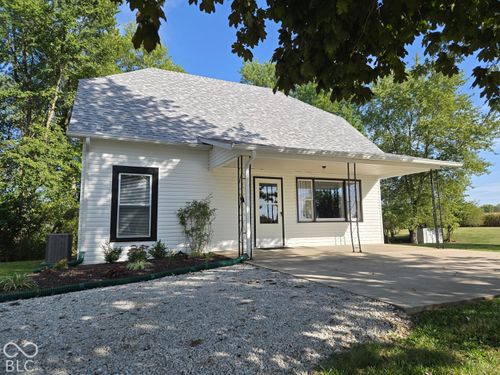 101 W Gosch Rd, Shelbyville, IN, 46176-8632 | Card Image