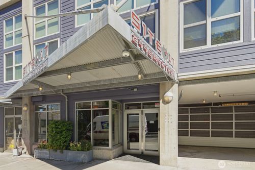 509-2440 Western Ave, Seattle, WA, 98121 | Card Image