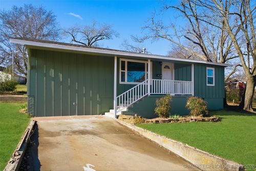 1126 S 2nd St, Stilwell, OK, 74960-4828 | Card Image