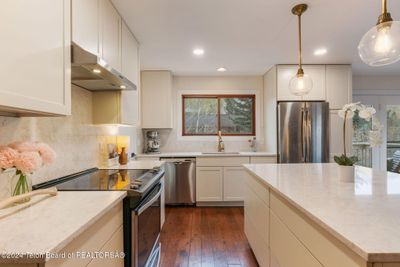 Oversized kitchen Island | Image 3