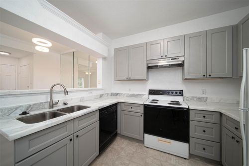 2209-1330 Old Spanish Trl, Houston, TX, 77054-1832 | Card Image