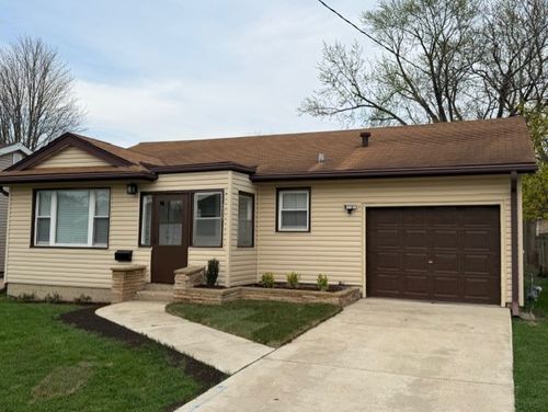 215 N Ohio St, Aurora, IL, 60505-2807 | Card Image