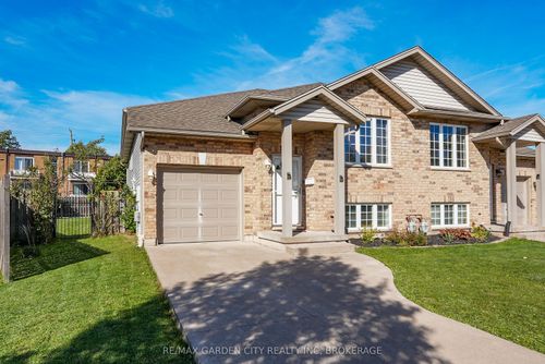 {{alt}} | Card Image