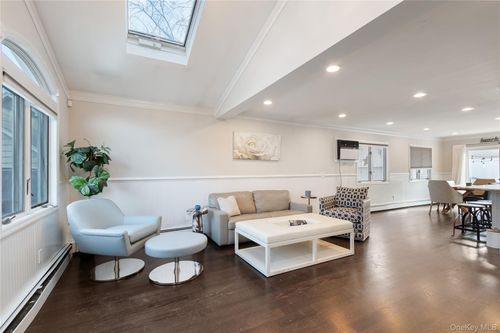 6 Charles Pl, Bayville, NY, 11709-1404 | Card Image