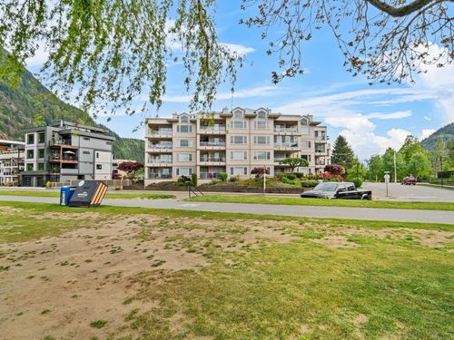 403-410 Esplanade Ave, Harrison Hot Springs, BC, V0M1A3 | Card Image