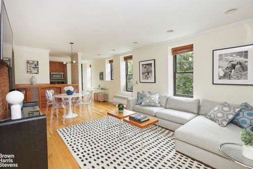 421-101 W 81st St, New York, NY, 10024-7228 | Card Image