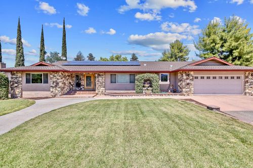 31862 Country Club Dr, Porterville, CA, 93257-9610 | Card Image