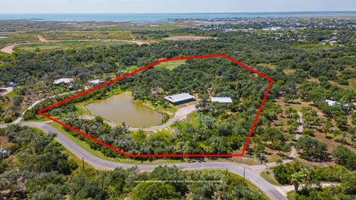 17 Bee Tree Cir, Rockport, TX, 78382-7976 | Card Image