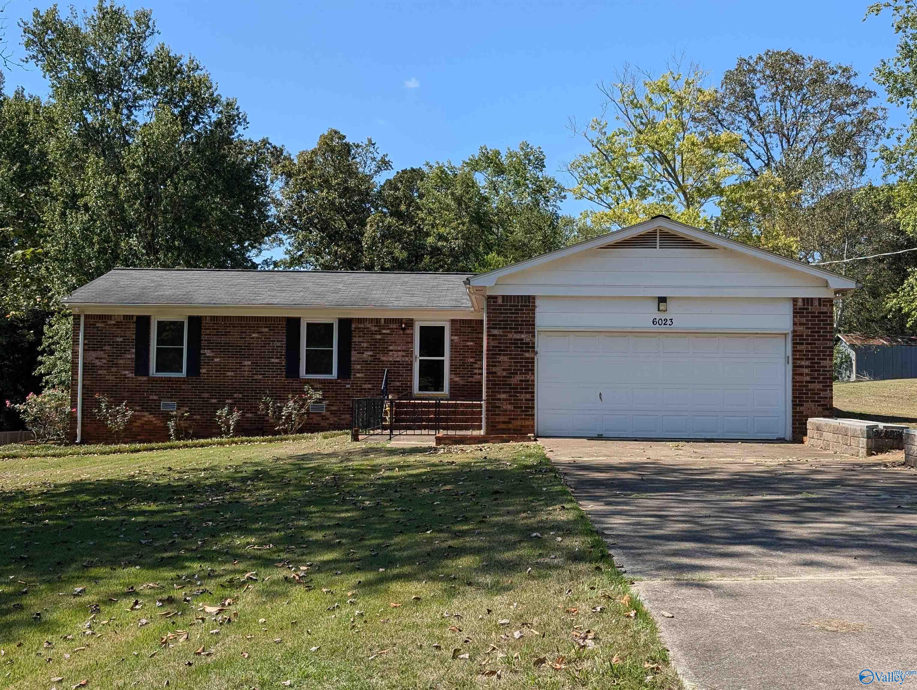 Edwin Jones Dr, Huntsville, AL 35811
