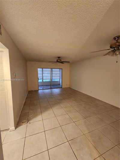 410 - 5000 Nw 36th St, Condo with 2 bedrooms, 2 bathrooms and null parking in Lauderdale Lakes FL | Image 3