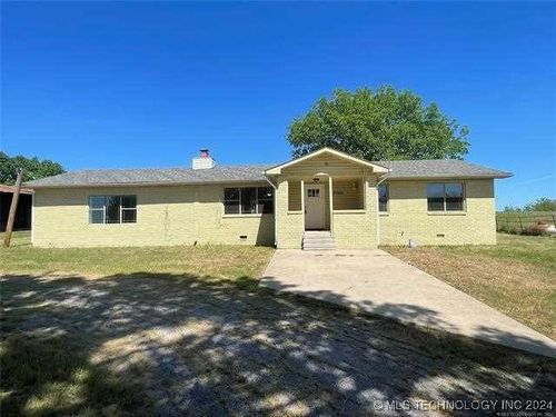 7740 Swayback, Sulphur, OK, 73086 | Card Image