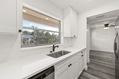 214 - 1975 W Bay Drive, Condo with 1 bedrooms, 1 bathrooms and null parking in Largo FL | Image 2