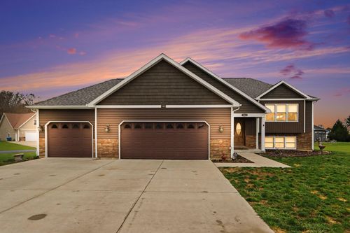 1069 S Stoneridge Dr, Plainwell, MI, 49080-1082 | Card Image