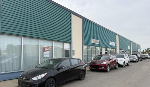 21 Airport Rd Nw, Edmonton, AB, T5G0W6 | Card Image