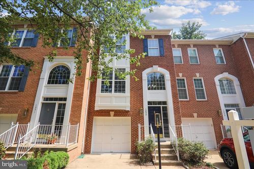1253 Wild Hawthorn Way, RESTON, VA, 20194-1019 | Card Image