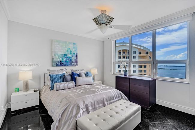 APT-3803 - 848 Brickell Key Dr, Condo with 1 bedrooms, 2 bathrooms and null parking in Miami FL | Image 20
