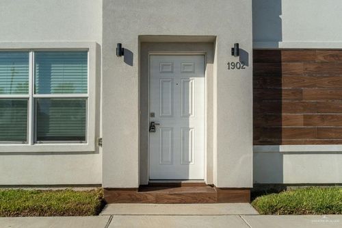 901 E Yuma Ave, McAllen, TX, 78503-2094 | Card Image